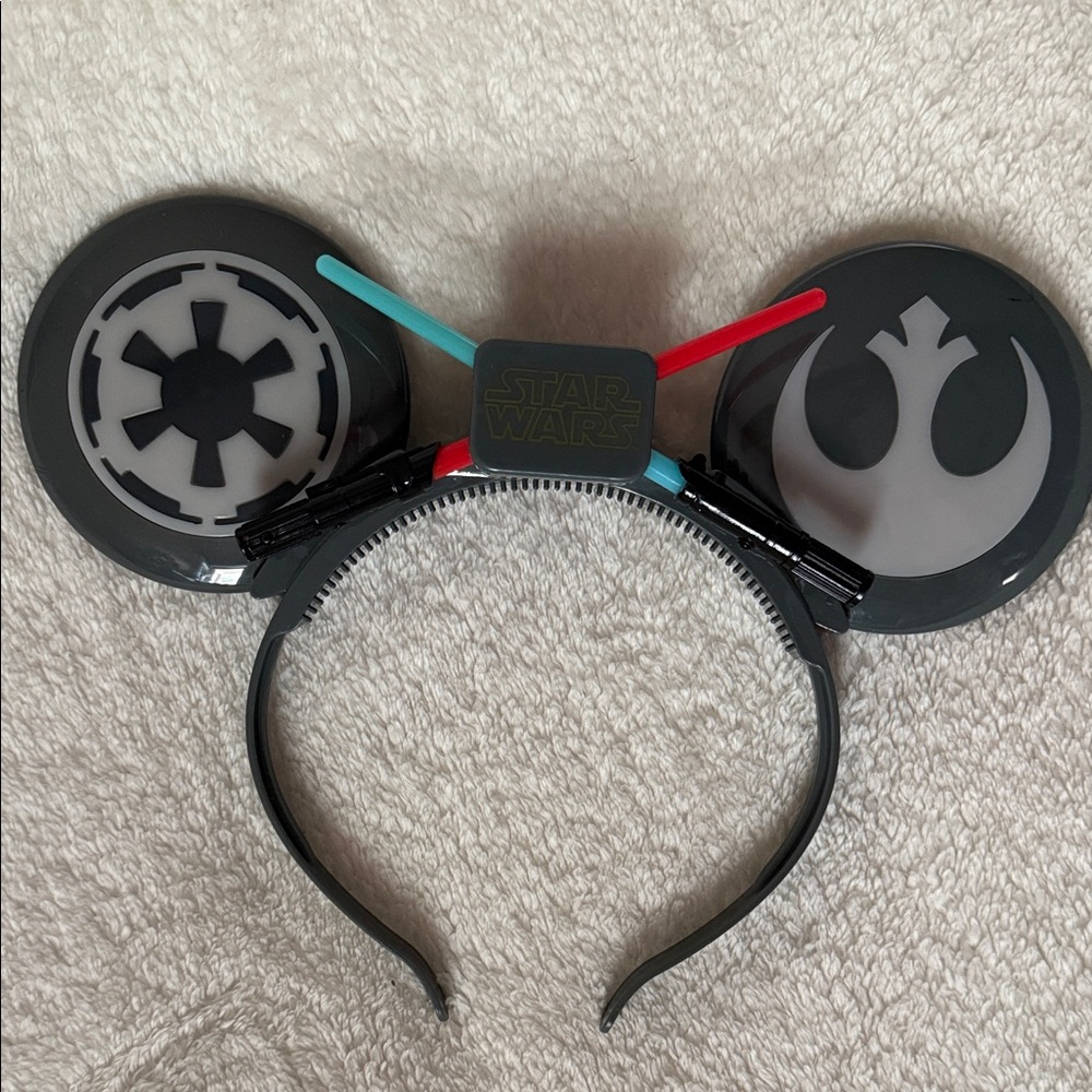 Disney Star Wars Black Ears- Light up!